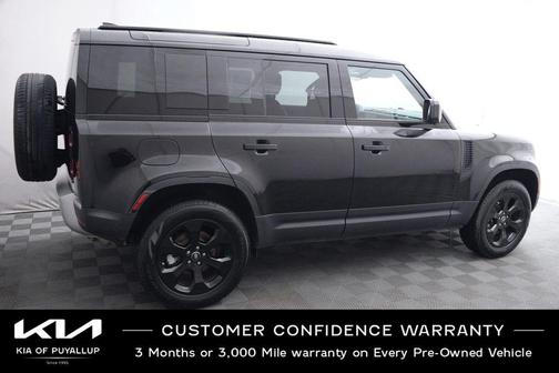 2025 Land Rover Defender 110 P300