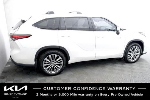 2021 Toyota Highlander Hybrid Platinum