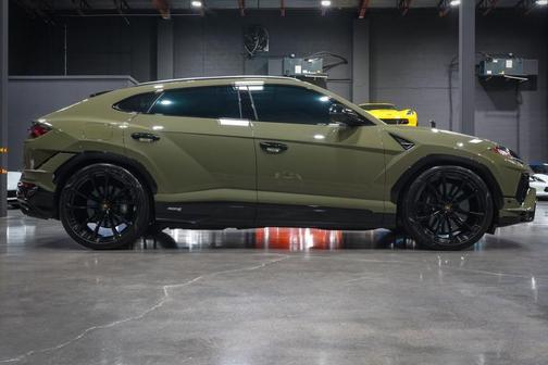 2024 Lamborghini Urus S
