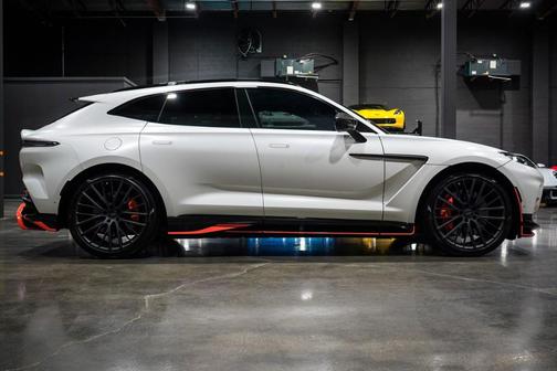 2023 Aston Martin DBX 707