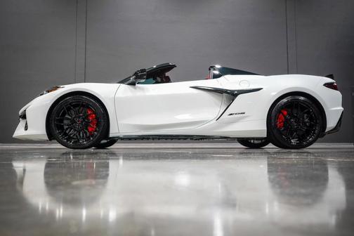 White 2024 Chevrolet Corvette Z06