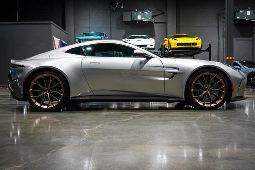 2025 Aston Martin Vantage Base
