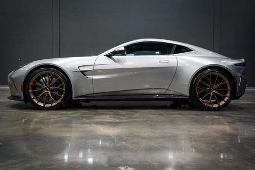 2025 Aston Martin Vantage Base