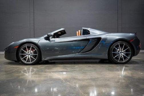 2014 McLaren MP4-12C Base