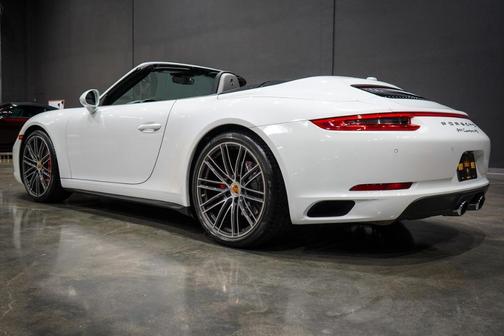 2017 Porsche 911 Carrera 4S