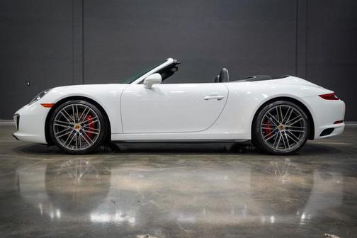 2017 Porsche 911 Carrera 4S