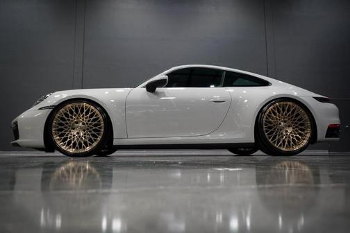 2020 Porsche 911 Carrera