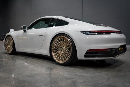 2020 Porsche 911 Carrera