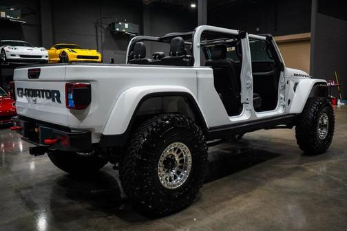 White 2024 Jeep Gladiator Mojave