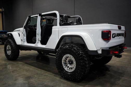 White 2024 Jeep Gladiator Mojave