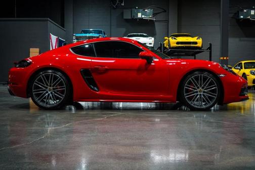 2025 Porsche 718 Cayman GTS 4.0