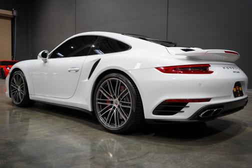 2017 Porsche 911 Turbo