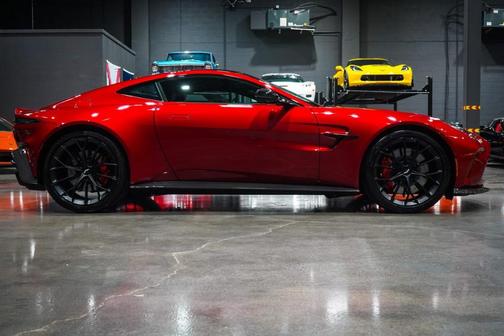 2025 Aston Martin Vantage Base