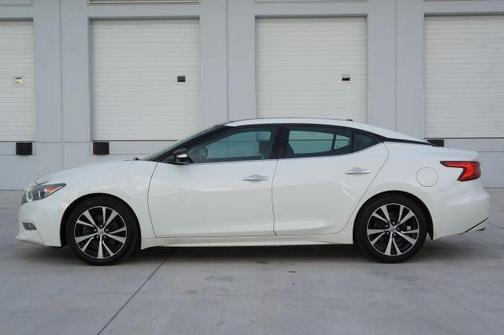 White 2018 Nissan Maxima 3.5 SL