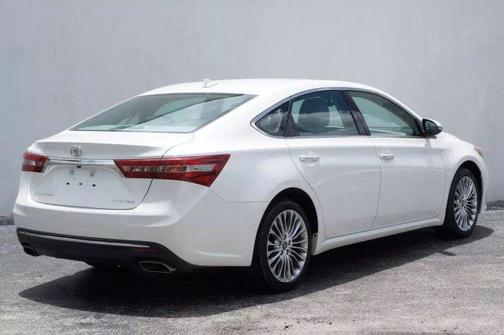 2016 Toyota Avalon XLE