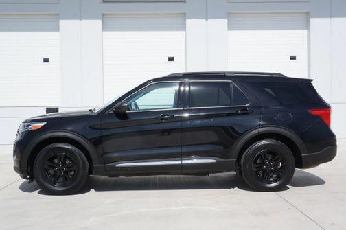 Black 2022 Ford Explorer XLT