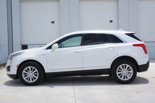 White 2019 Cadillac XT5 Base