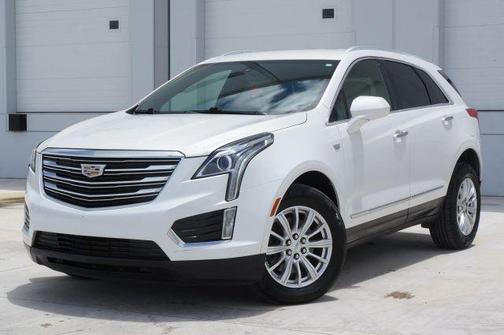 White 2019 Cadillac XT5 Base