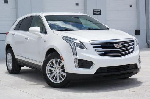 White 2019 Cadillac XT5 Base