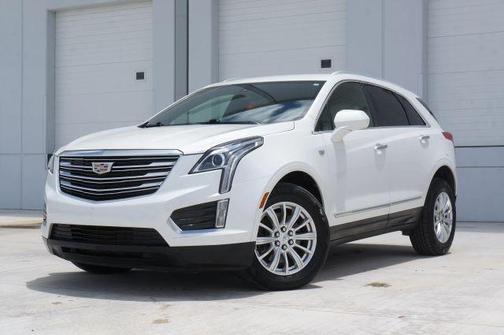 White 2019 Cadillac XT5 Base