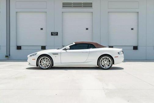 2011 Aston Martin DB9 Volante