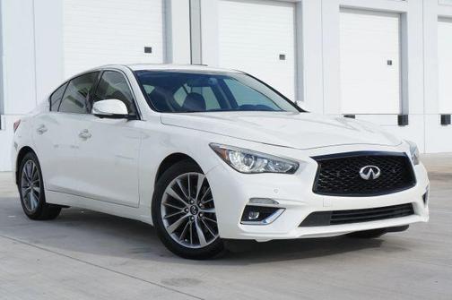 2023 INFINITI Q50 LUXE