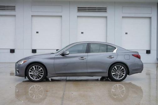 2022 INFINITI Q50 LUXE