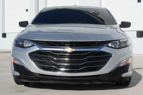Silver 2022 Chevrolet Malibu 1FL