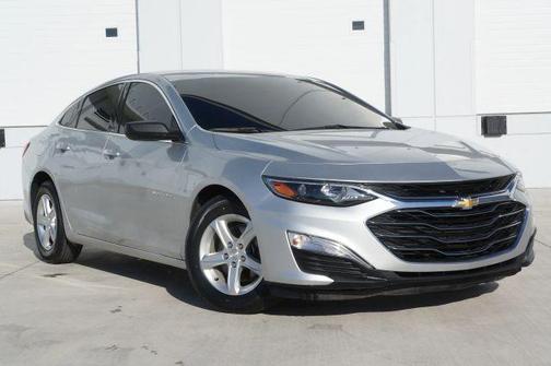 Silver 2022 Chevrolet Malibu 1FL