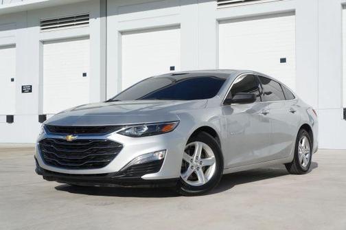 Silver 2022 Chevrolet Malibu 1FL