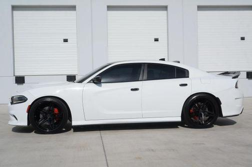 White 2018 Dodge Charger R/T 392