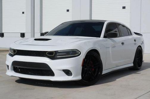 White 2018 Dodge Charger R/T 392