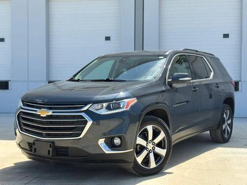 Gray 2021 Chevrolet Traverse LT Leather