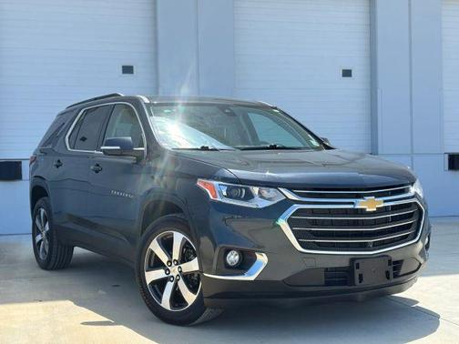 Gray 2021 Chevrolet Traverse LT Leather