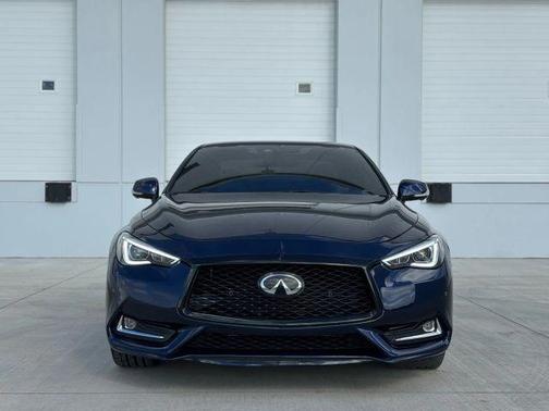 2022 INFINITI Q60 LUXE