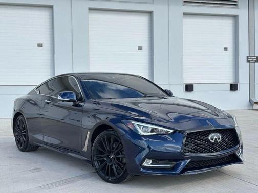 2022 INFINITI Q60 LUXE