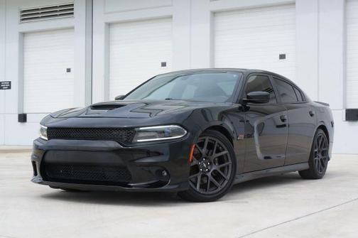 Black 2018 Dodge Charger R/T 392