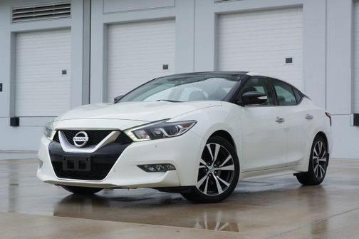 White 2017 Nissan Maxima 3.5 Platinum