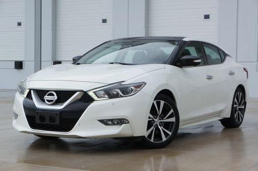 White 2017 Nissan Maxima 3.5 Platinum