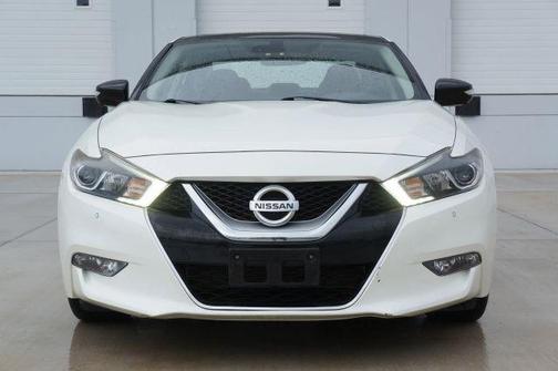 White 2017 Nissan Maxima 3.5 Platinum