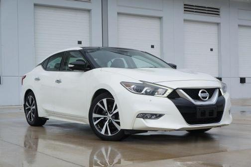 White 2017 Nissan Maxima 3.5 Platinum