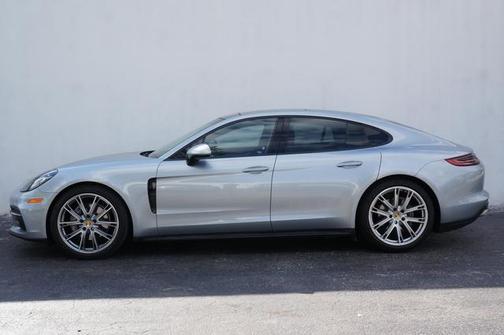 2018 Porsche Panamera 4