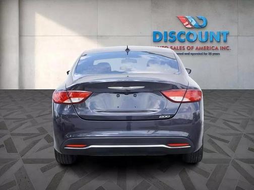 2017 Chrysler 200 Limited