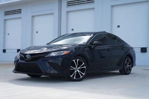 2020 Toyota Camry SE