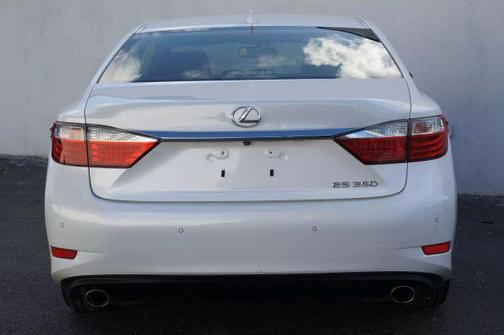 2015 Lexus ES 350 Crafted Line