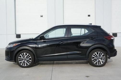 Super Black 2024 Nissan Kicks SV
