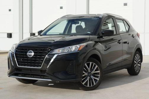 Super Black 2024 Nissan Kicks SV