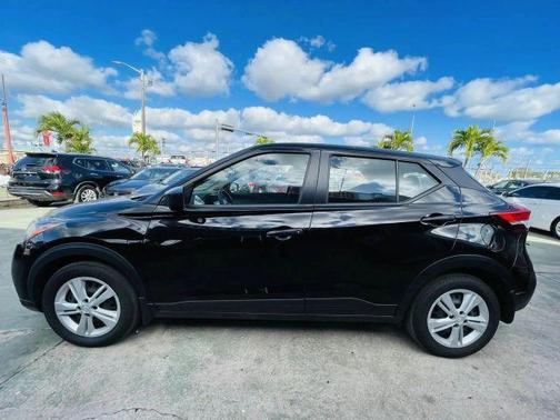 2020 Nissan Kicks S