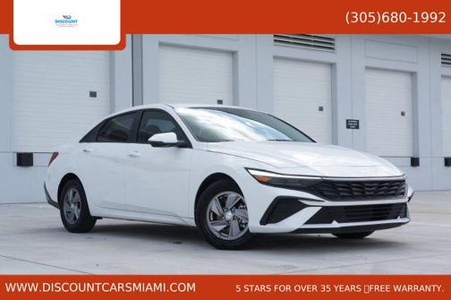 2024 Hyundai ELANTRA SE