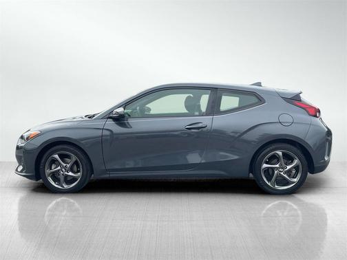 2020 Hyundai Veloster 2